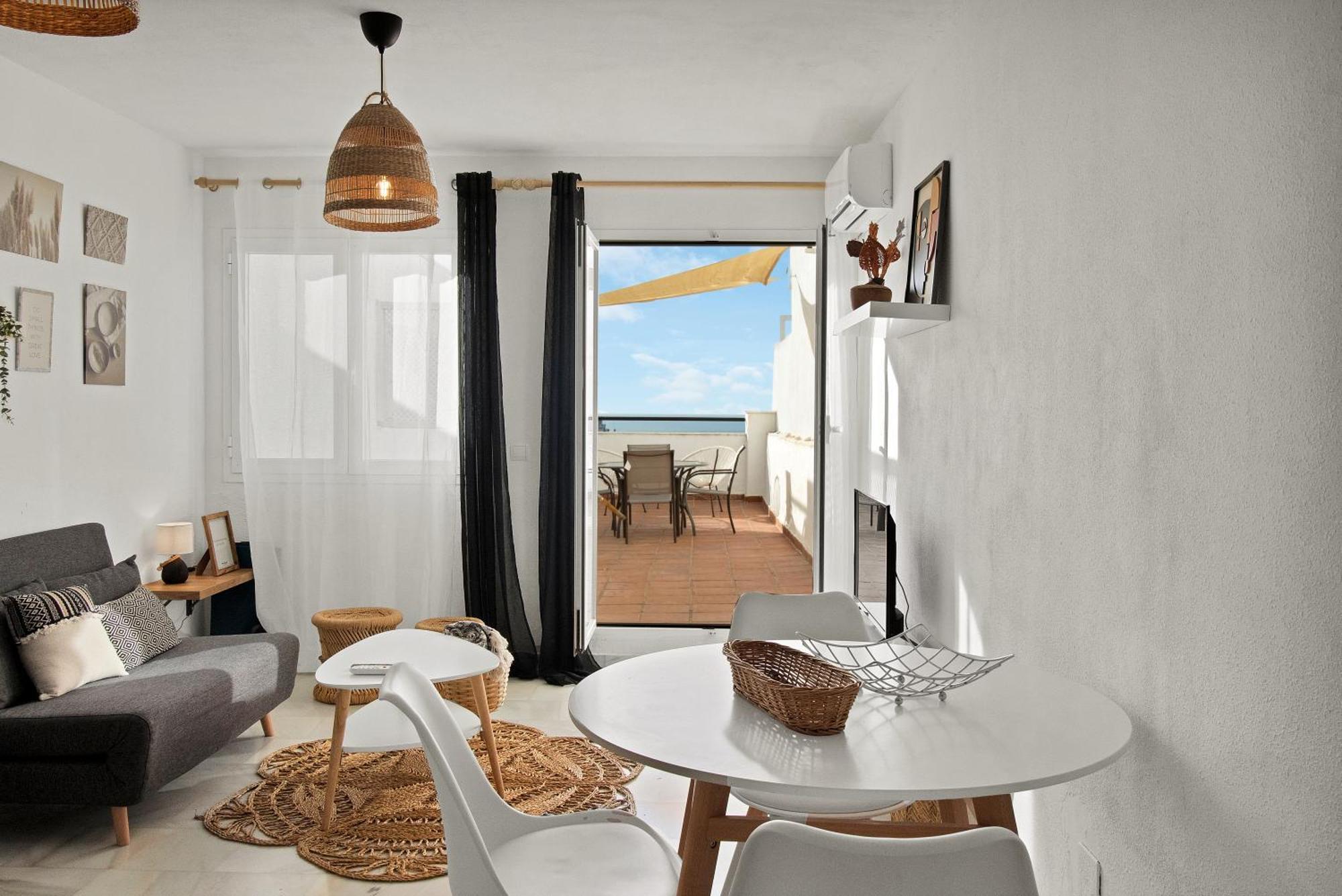 Duplex Estilo Boho Con Increible Terraza Y Vistas Al Mar En Estepona - Las Abejeras 609 Lägenhet Exteriör bild